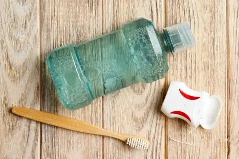 Bezpieczne sposoby na zapalenie dziąseł w ciąży – jak uniknąć bólu i problemów