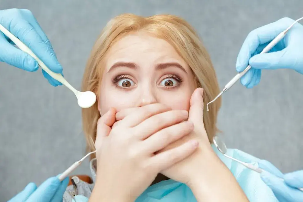 Jak wytrzymać u dentysty – skuteczne sposoby na stres i ból podczas wizyty