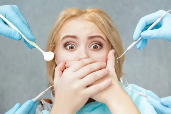 Jak wytrzymać u dentysty – skuteczne sposoby na stres i ból podczas wizyty